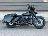 HARLEY-DAVIDSON STREET GLIDE FLHX