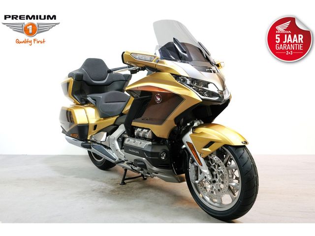 honda - gl-1800-goldwing-touring-deluxe