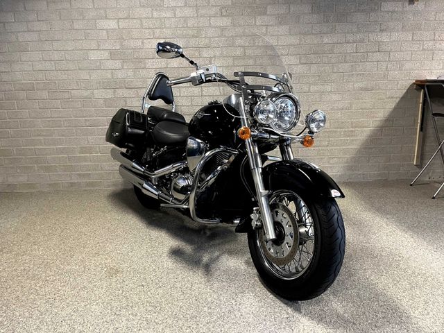 suzuki - c-800-intruder