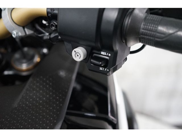 honda - crf-1100-l-africa-twin-adventure-sports