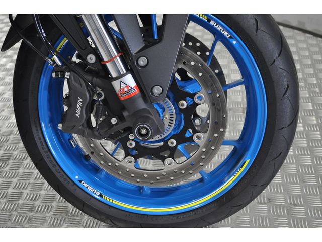 suzuki - gsx-8s