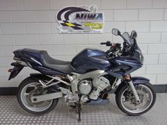 YAMAHA FZS 600 FAZER