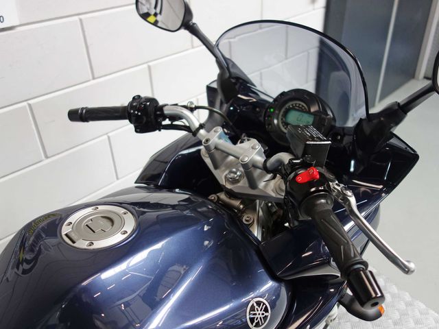 yamaha - fzs-600-fazer