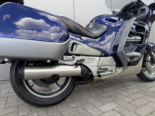 honda - st-1100-pan-european