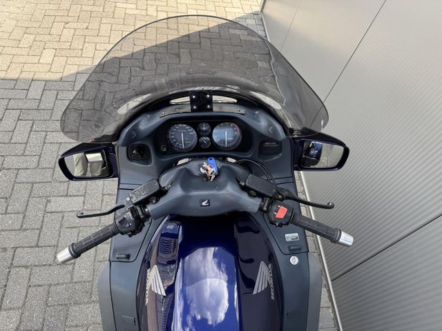 honda - st-1100-pan-european