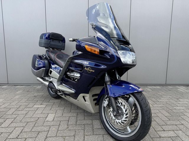 honda - st-1100-pan-european
