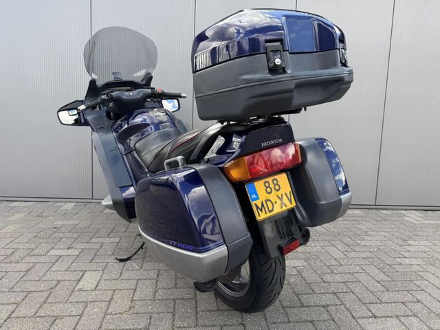 honda - st-1100-pan-european