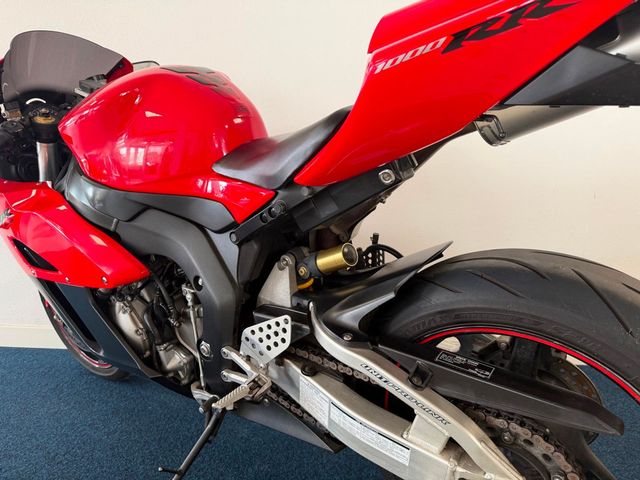 honda - cbr-1000-rr-fireblade
