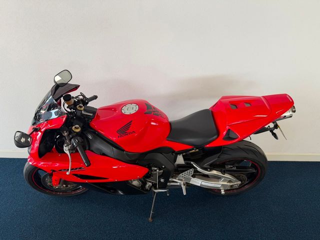 honda - cbr-1000-rr-fireblade