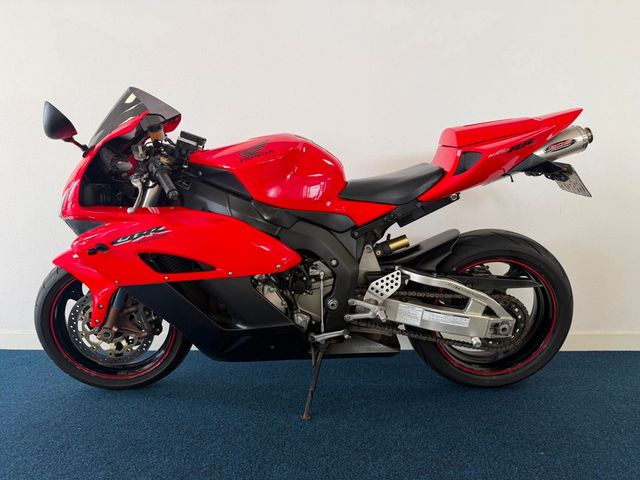 honda - cbr-1000-rr-fireblade