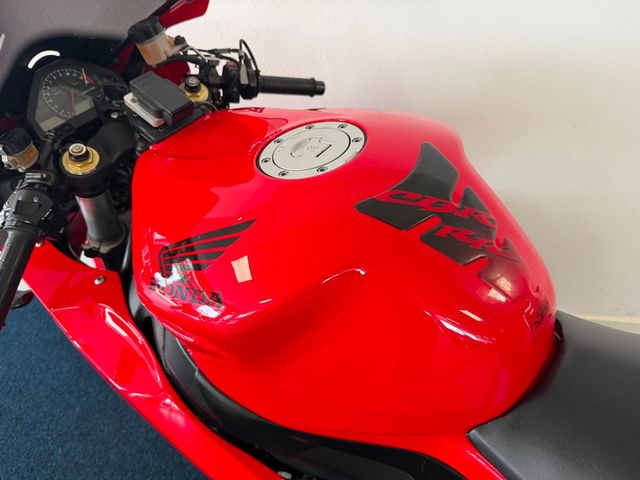 honda - cbr-1000-rr-fireblade