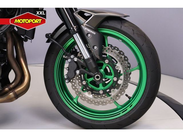 kawasaki - z900
