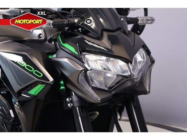 kawasaki - z900
