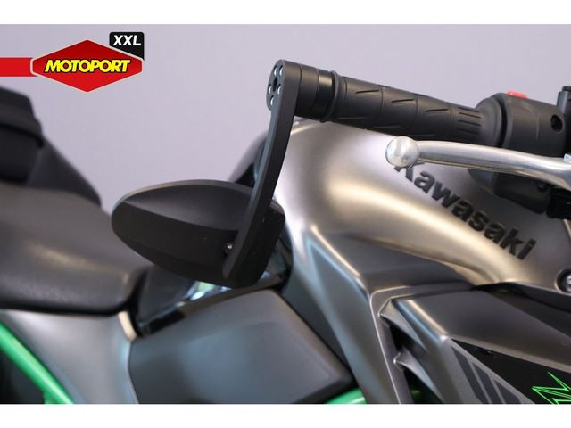 kawasaki - z900