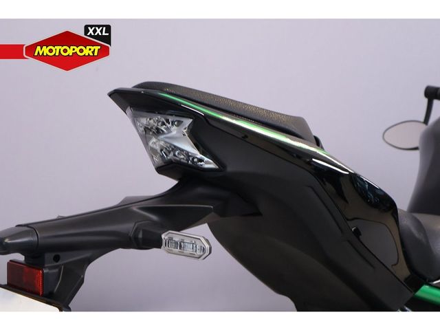 kawasaki - z900
