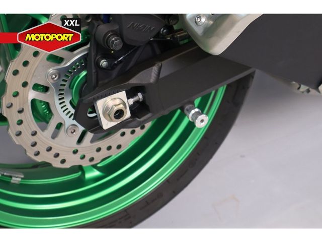 kawasaki - z900