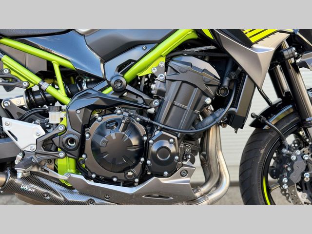 kawasaki - z900