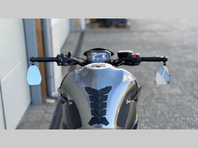 kawasaki - z900