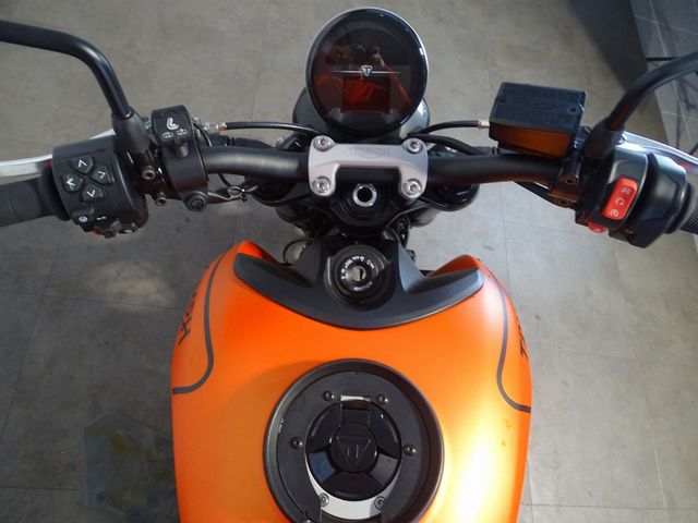 triumph - trident-660