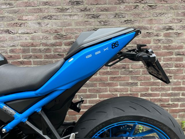 suzuki - gsx-8s