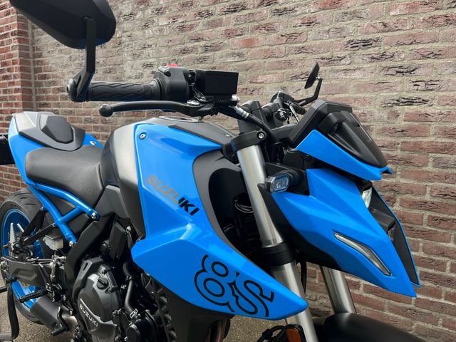 suzuki - gsx-8s