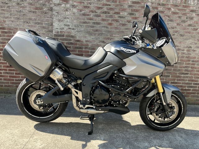 triumph - tiger-1050-se