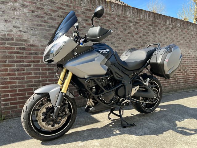 triumph - tiger-1050-se