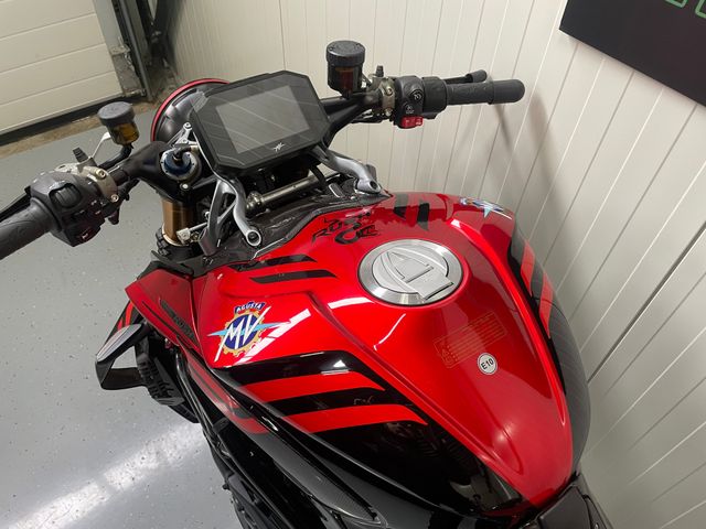 mv-agusta - rush-1000