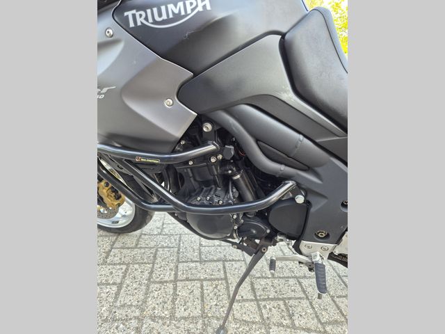 triumph - tiger-1050