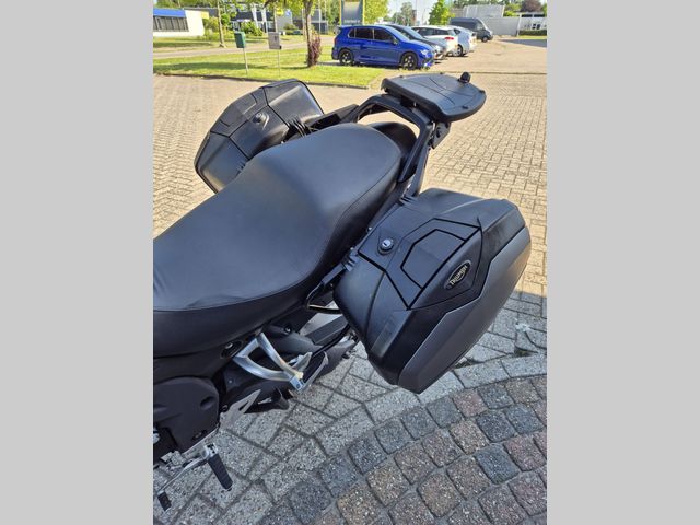 triumph - tiger-1050