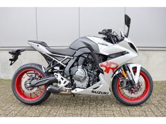 SUZUKI GSX-8R