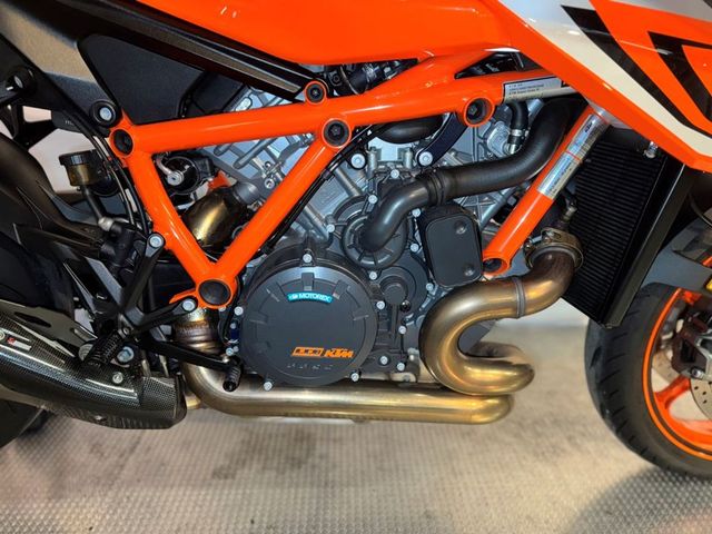 ktm - 1290-super-duke-r-evo