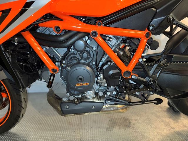 ktm - 1290-super-duke-r-evo