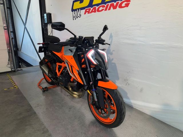 ktm - 1290-super-duke-r-evo