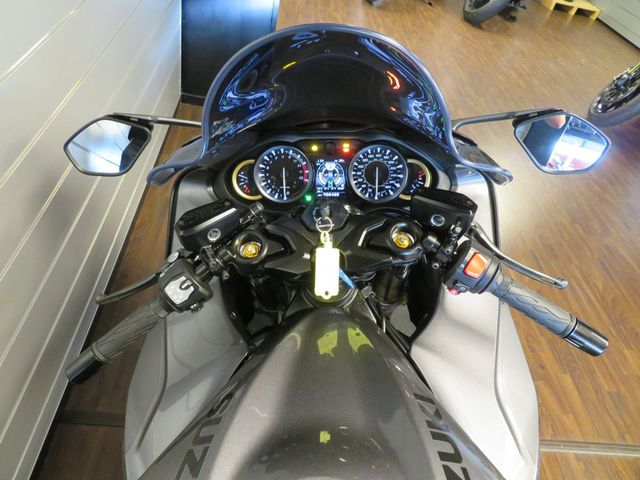 suzuki - gsx-1300-r