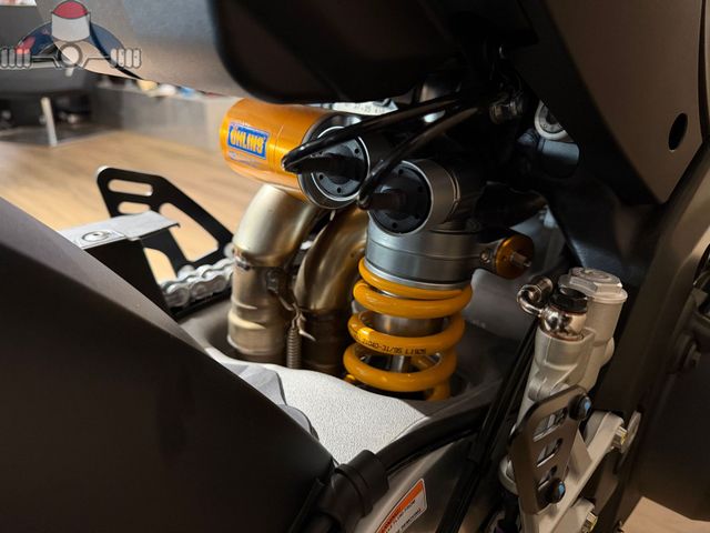 aprilia - tuono-v4-1100