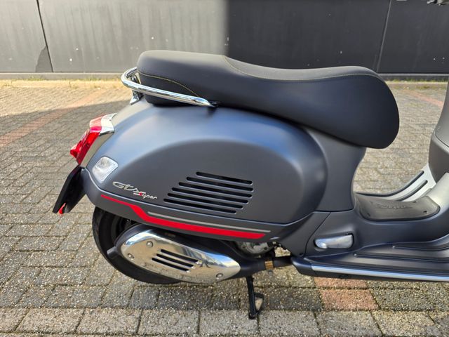 vespa - gts-300-super-sport