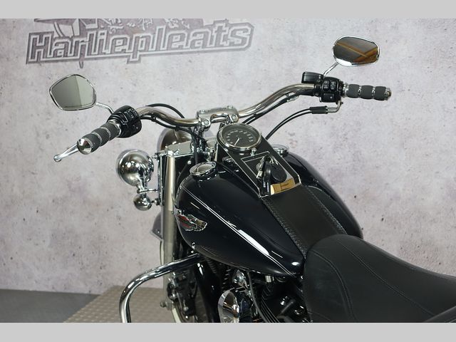 harley-davidson - softail-deluxe-flstn