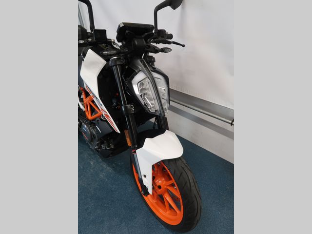 ktm - 390-duke-abs