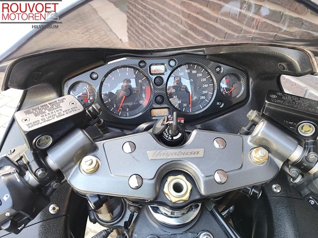 suzuki - gsx-r-1300-hayabusa