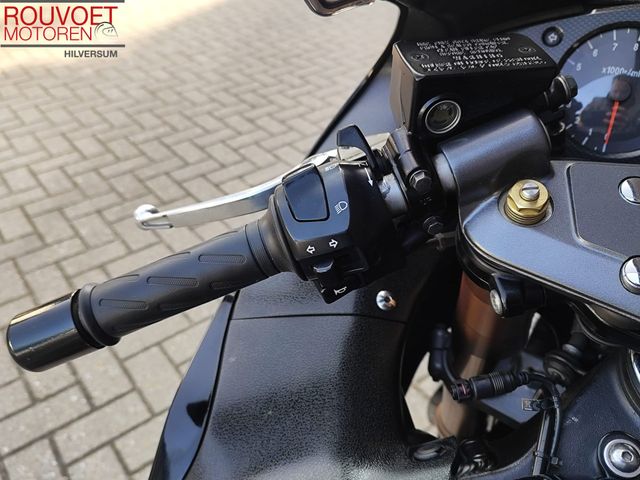 suzuki - gsx-r-1300-hayabusa