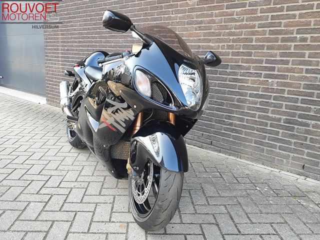 suzuki - gsx-r-1300-hayabusa