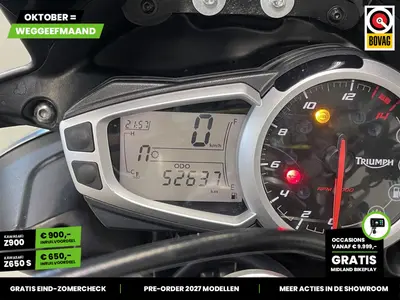 TRIUMPH STREET TRIPLE 675 – foto 2