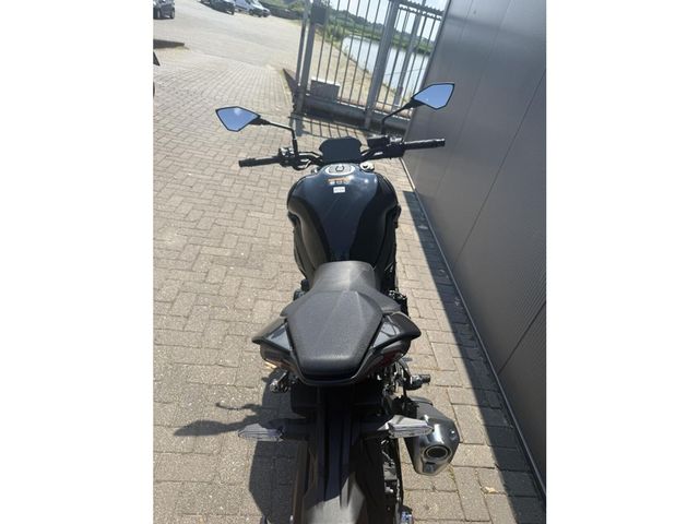kawasaki - z900