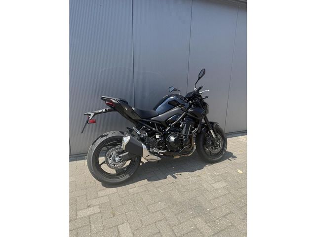 kawasaki - z900