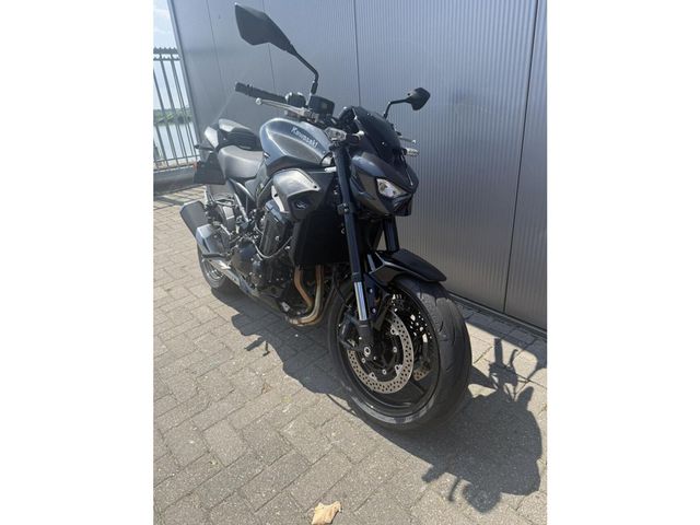 kawasaki - z900