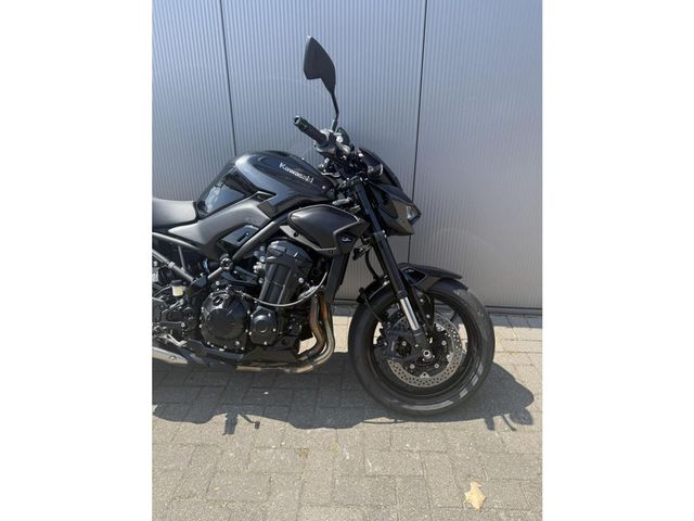 kawasaki - z900