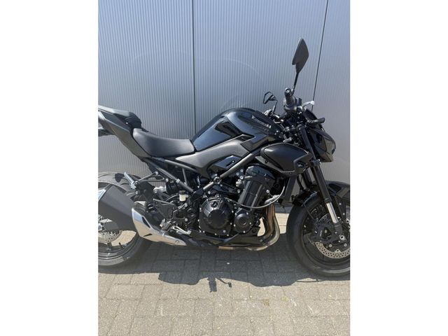 kawasaki - z900