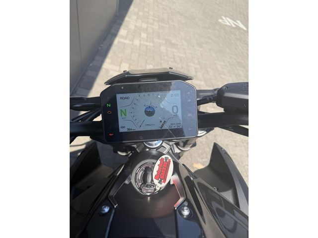 kawasaki - z900