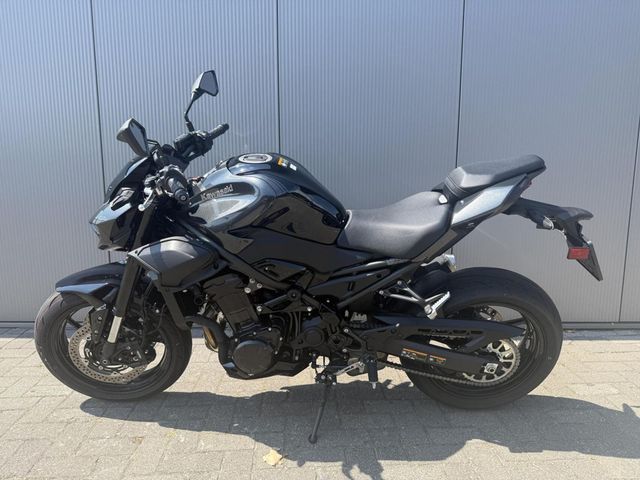 kawasaki - z900
